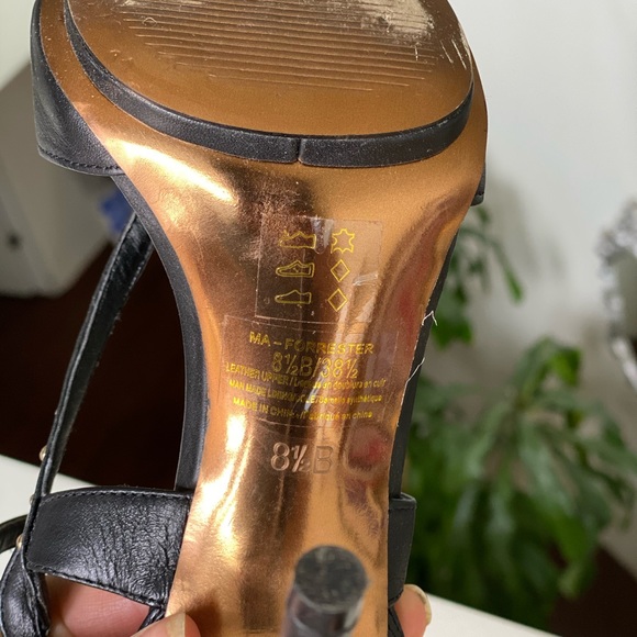 BCBG heels - Picture 2 of 4